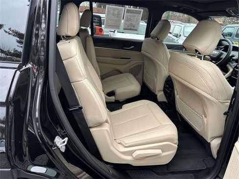 Certified 2023 Jeep Grand Cherokee L Limited w/ Luxury Tech Group II image 21