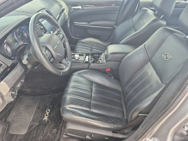 Used 2017 Chrysler 300 S AWD/4WD image 12