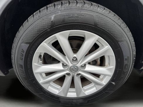 Used 2018 Nissan Rogue Sport SV AWD/4WD image 24