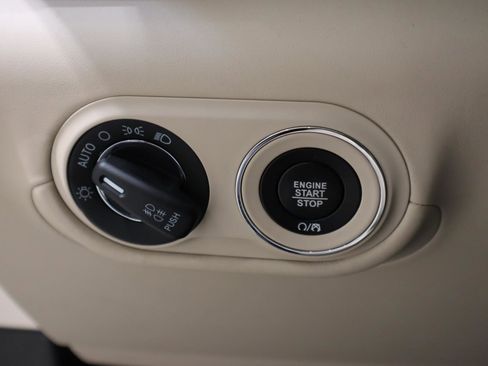 Used 2022 Maserati Levante GT image 31