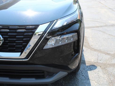 Used 2021 Nissan Rogue SV AWD/4WD image 6