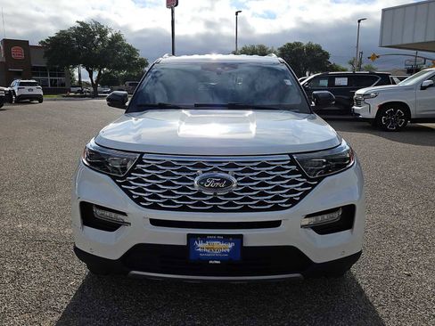 Used 2022 Ford Explorer Platinum w/ Equipment Group 601A AWD/4WD image 3