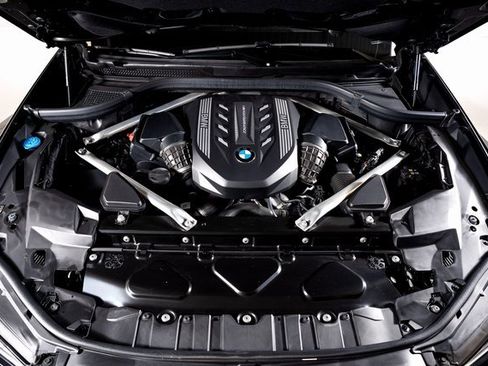 Used 2023 BMW X6 M50i w/ Parking Assistance Package image 10