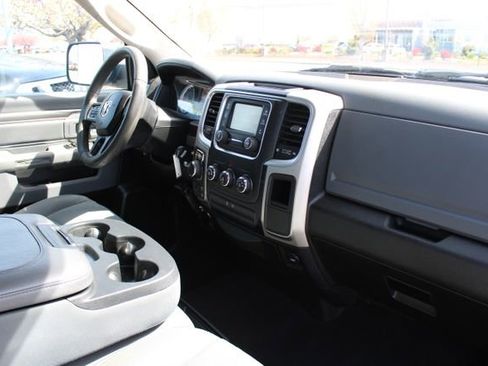 Used 2020 RAM 1500 Classic SLT AWD/4WD image 18