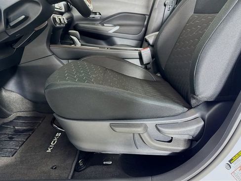 Used 2024 Nissan Kicks SV image 22
