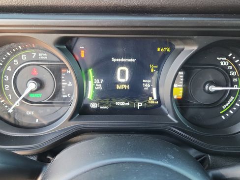 Used 2024 Jeep Wrangler Unlimited AWD/4WD image 15