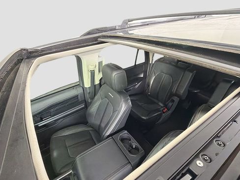 Used 2019 Ford Expedition Max Platinum image 16