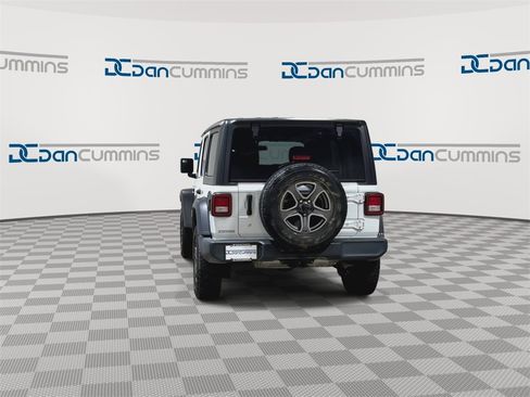 Used 2018 Jeep Wrangler Unlimited Sport S image 8