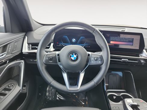 Used 2025 BMW X2 xDrive28i w/ Convenience Package AWD/4WD image 12