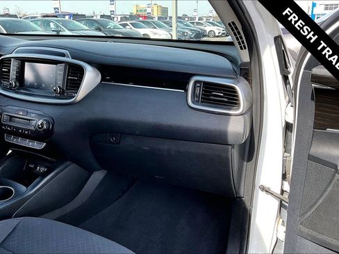 Used 2019 Kia Sorento S image 26