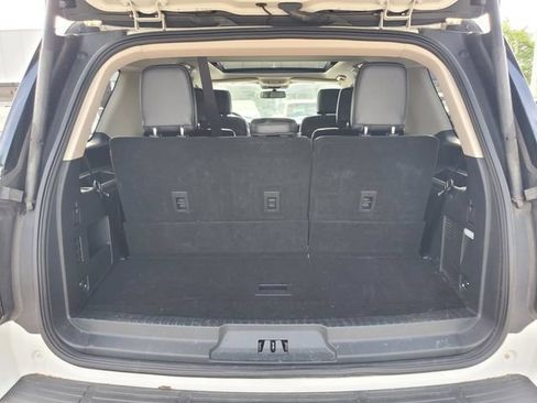 Used 2023 Ford Expedition XLT AWD/4WD image 33