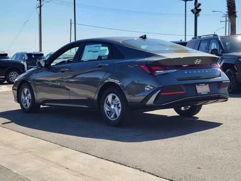 New 2026 Hyundai Elantra SE FWD image 3