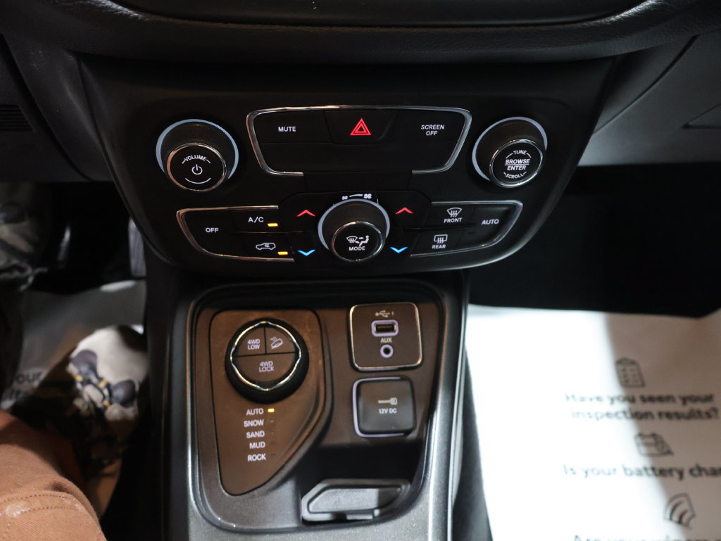 Used 2019 Jeep Compass Trailhawk w/ Leather Interior Group AWD/4WD image 28