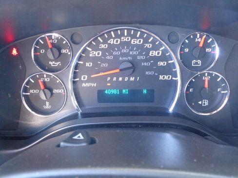 Used 2018 Chevrolet Express 2500 LS w/ Driver Convenience Package RWD image 19