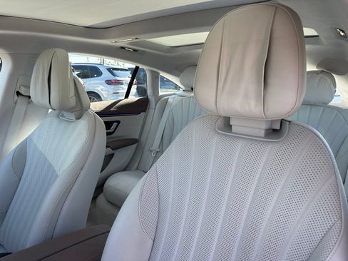 Used 2023 Mercedes-Benz EQS 580 4MATIC Sedan image 27