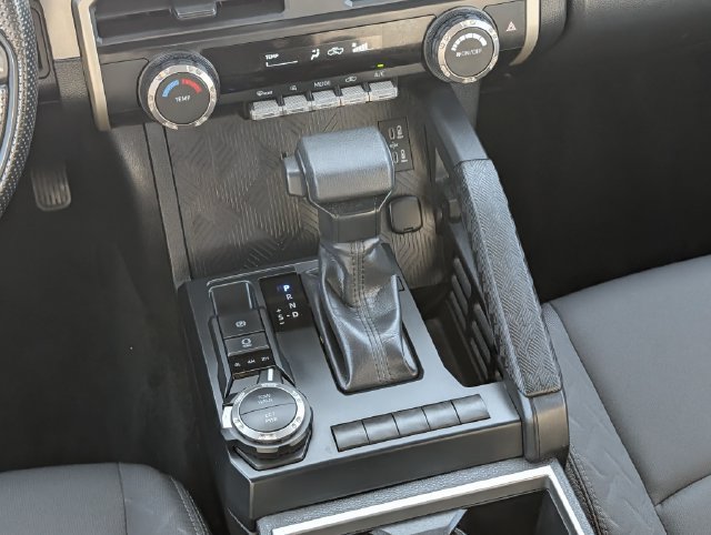 Used 2025 Toyota Tacoma SR5 AWD/4WD image 14