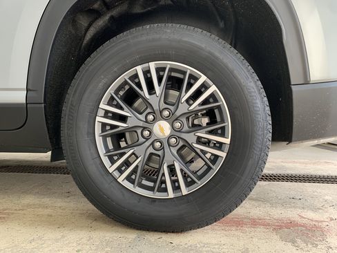 New 2026 Chevrolet Traverse LT image 7