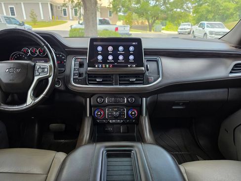 Used 2021 Chevrolet Tahoe Z71 w/ Luxury Package AWD/4WD image 15