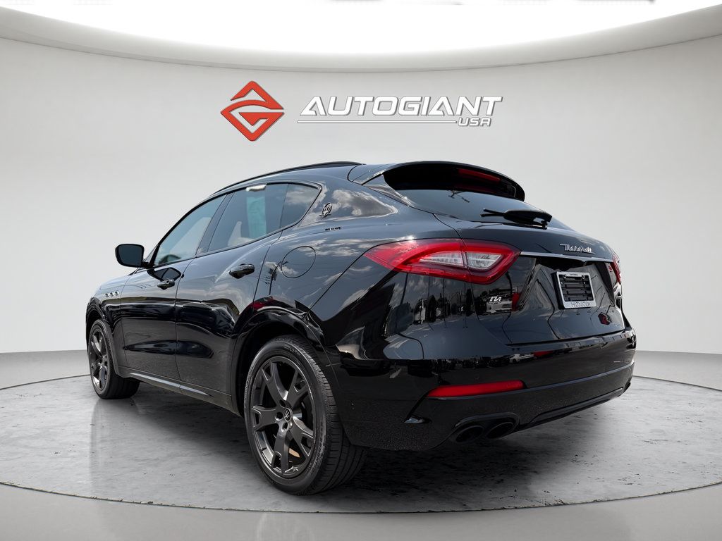 Used 2020 Maserati Levante AWD/4WD image 5