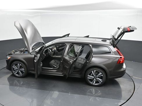 New 2025 Volvo V60 B5 Cross Country Plus w/ Protection Package Premier image 51