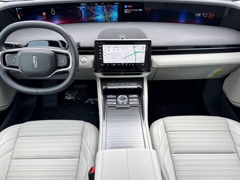 New 2026 Lincoln Nautilus Reserve w/ Jet Appearance Package AWD/4WD image 12