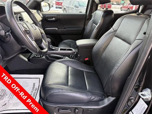 Used 2021 Toyota Tacoma TRD Off-Road image 16