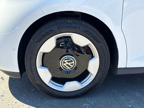 New 2025 Volkswagen ID. Buzz Pro S image 9
