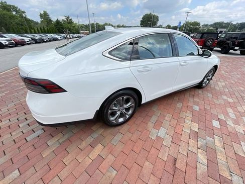 Certified 2024 Honda Accord EX image 34