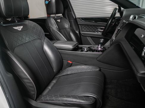 Used 2017 Bentley Bentayga AWD/4WD image 23