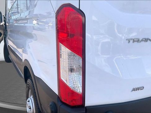 Used 2020 Ford Transit 250 Medium Roof AWD image 28