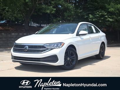 Used 2023 Volkswagen Jetta SE w/ Panoramic Sunroof Package