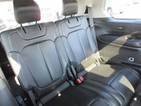 Used 2022 Jeep Grand Cherokee L Limited AWD/4WD image 25