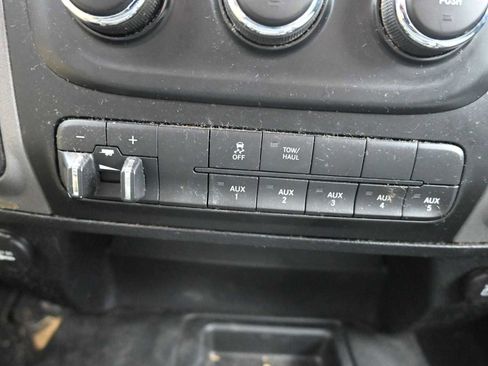 Used 2015 RAM 2500 Tradesman w/ Chrome Appearance Group image 13