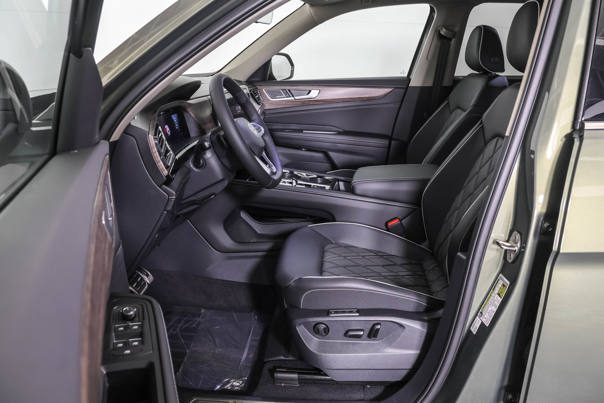 New 2026 Volkswagen Atlas SEL Premium R-Line AWD/4WD image 5