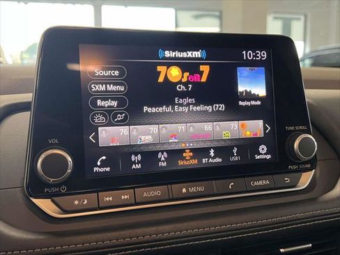 Used 2023 Nissan Rogue SV image 27