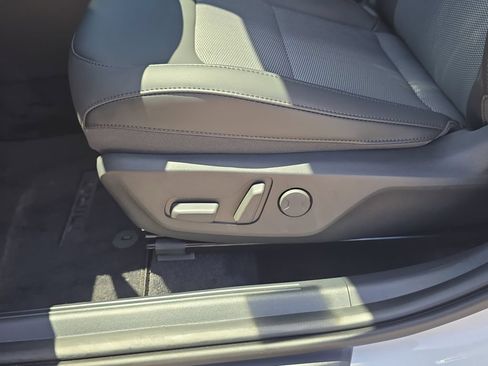 New 2026 Kia Niro EX FWD image 20