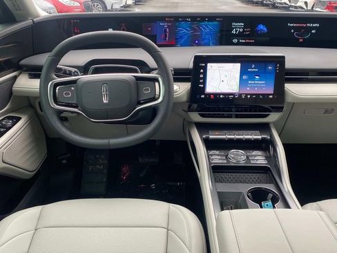 New 2026 Lincoln Nautilus Premier image 6