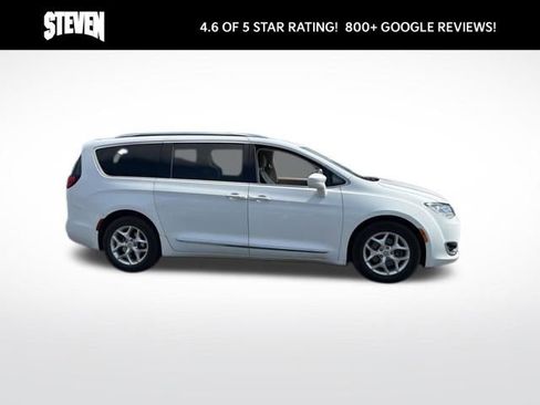 Used 2017 Chrysler Pacifica Touring-L Plus w/ Tire & Wheel Group image 7