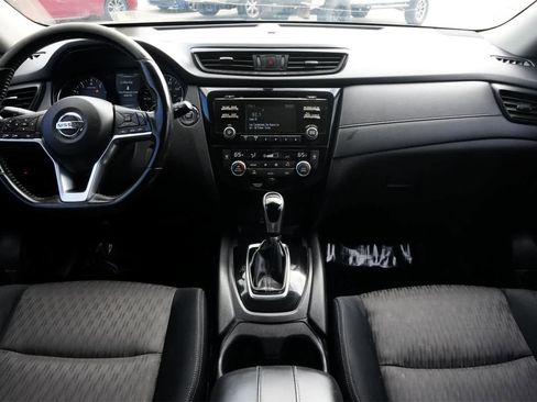 Used 2017 Nissan Rogue SV image 7