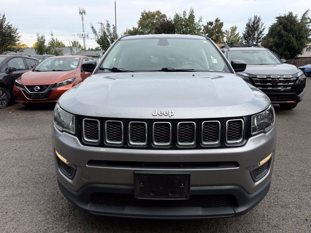 Used 2018 Jeep Compass Sport w/ Tech Group AWD/4WD image 3