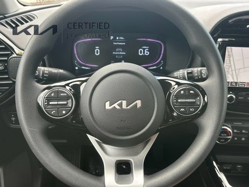Used 2024 Kia Soul S FWD image 25