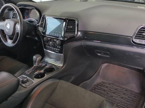 Used 2019 Jeep Grand Cherokee Trailhawk AWD/4WD image 18