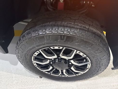 Used 2022 GMC Sierra 2500 Denali w/ Denali Ultimate Package image 44