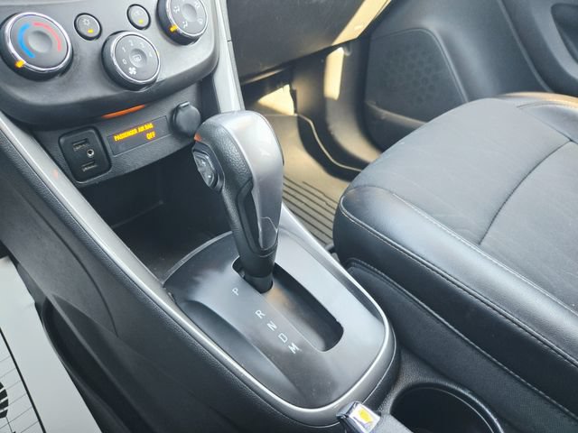 Used 2021 Chevrolet Trax LT w/ LT Convenience Package FWD image 25