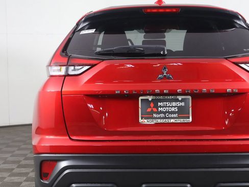 Used 2024 Mitsubishi Eclipse Cross ES AWD/4WD image 12