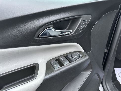 Certified 2023 Chevrolet Equinox LS w/ Midnight Edition image 17