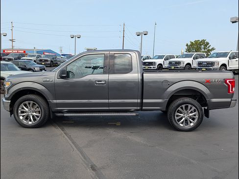 Used 2017 Ford F150 XLT w/ Equipment Group 302A Luxury AWD/4WD image 9