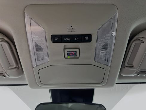Used 2023 Toyota RAV4 XLE AWD/4WD image 21