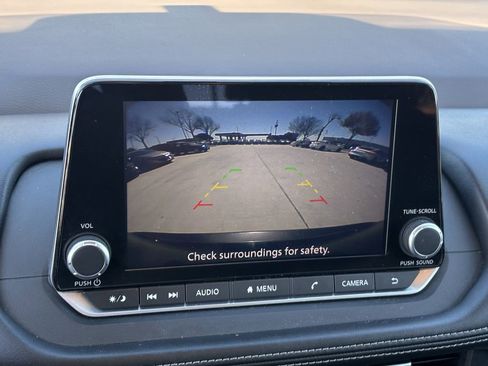 Used 2023 Nissan Rogue SV FWD image 15
