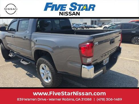 Used 2020 Toyota Tacoma SR5 RWD image 5